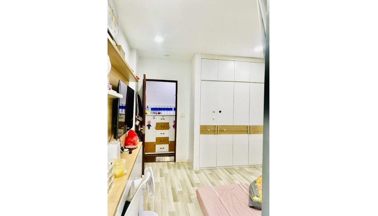 Ngộp8  Khu Tô Hiệu - Hòa Bình 68m2  - HXH 8m - 2 tầng